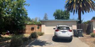 Updated 3 Bedroom Home Near Chestnut Park Gallery 1