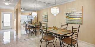 1001 Flame Vine Avenue Gallery 10