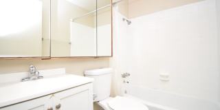 Quiet 3 bed Duplex in Murray –  Near Ski Resorts with Mountain Views!! Gallery 13