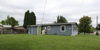 Updated 3 Bed Home with Vaulted Ceilings, Solar Panels & Large Corner Lot! Gallery 18