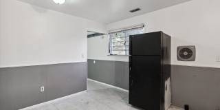 $1,300 - 3 bedroom 1 bath Gallery 7