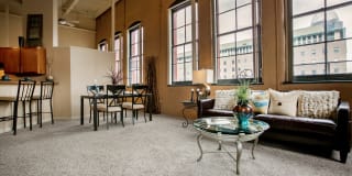 Sycamore Place Gallery 14