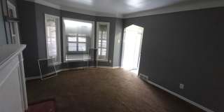 3 bedroom 1 bath bungalow now available! - $1100/mo Gallery 8