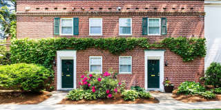 Spacious Brookline 1-Bed with Laundry in Unit Gallery 1