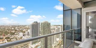 1425 Brickell Ave Gallery 52