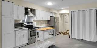 0bd/1ba Bellevue Condo Gallery 9