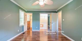 Room in 6 Bedroom Home at Oak Park Rd Gallery 13