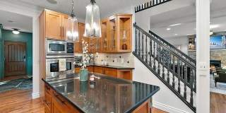 1795 Hazel Street Gallery 23