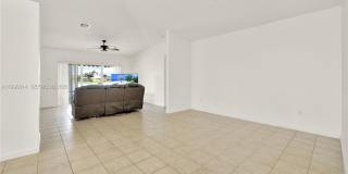 12046 SW 133rd Ter Gallery 9