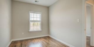 42451 MAGELLAN Square Gallery 28