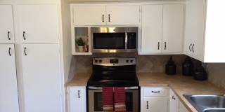 Huge 4 Bedroom/2 Bath/2 Living Room House close to TTU - Available AUGUST Gallery 28