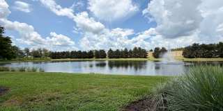 Spacious Townhome in Central Location! Gallery 19