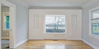 4 Bed | 2.5 Bath | Forest Hills Area | End of Cul-de-Sac Gallery 8