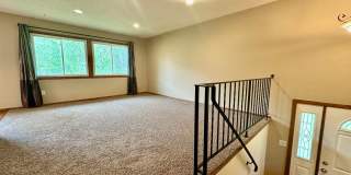 3 Bedroom Home in Maple Grove Gallery 1