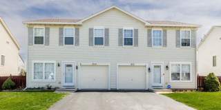 3 Bedroom Duplex Home in Romeoville Gallery 1