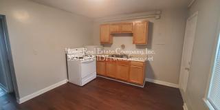 Cambridge Apartments | 2332 N. Cherry Street Apt A Gallery 5