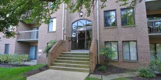 Beautiful and spacious 2 BR 2FB condo in gated community Gallery 1
