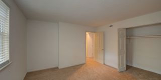 Thousand Oaks Gallery 87