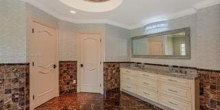 674 Ocean Blvd Gallery 27