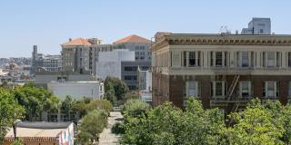 Gorgeous designer one bedroom in Hayes Valley w/lots of light, views, W/D, private patio, roof deck, gym and parking! Gallery 26