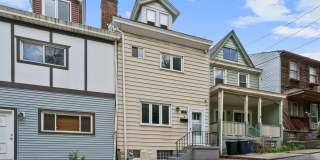 3 Bedroom House in Southside - Off Street Parking and Central Air 3 Bedroom House in Southside - Off Street Parking and Central Air Gallery 1