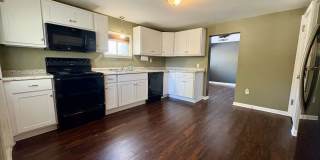 4 Bedroom 2 Bathroom in Harrisburg! Gallery 1