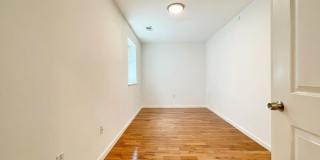 1800-8 RIDGE Avenue Gallery 20