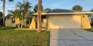 Lovely Lakefront Pinebrook South Home for Annual Rental Gallery 1