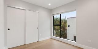 807 N Detroit St Gallery 25