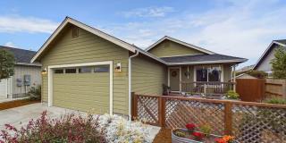 3 Bed / 2 Bath Home in McKinleyville – Landscaped Yard, Sauna, & 2-Car Garage Gallery 1