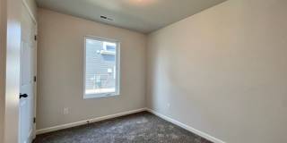 4 Bed | 2 Bath | 2 Stall Garage | Single Family Home Gallery 8