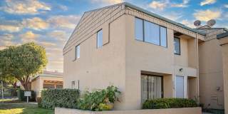 Updated 3 bedroom, 1.5 bathroom townhome. Gallery 1