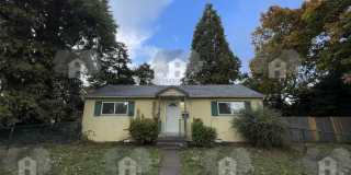 Cute as a button! Two blocks from WOU and Historical downtown Monmouth! Gallery 1