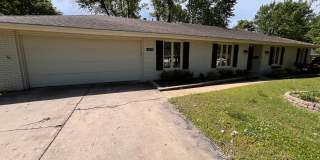 3-Bed, 2-bath Luxury Southern Hills Designer Home! Gallery 1