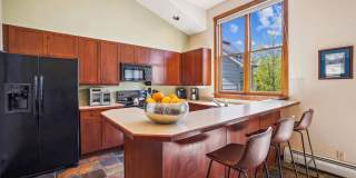Move in special! Walk to Main Street and the Slopes! Amenities Abound! MOST UTILITIES Included! Garage! Move in special! Walk to Main Street and the Slopes! Amenities Abound! MOST UTILITIES Included! Garage! Gallery 7