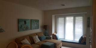 Beautifully furnished 1 br 2nd floor condo Gallery 1