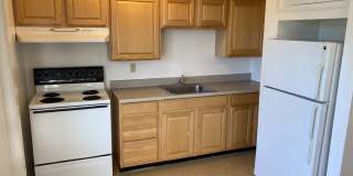 Cozy Upper Floor 2 Bedroom, 1 Bath Unit Gallery 3