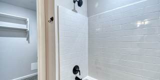 Move In Special: August Rent Free! Gallery 18