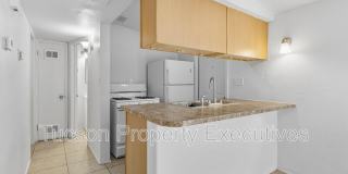 1638 North Beverly Avenue Gallery 1