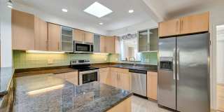 Stunning Pool Home in Sapphire Shores – West of the Trail Near the Ringling Museum Gallery 13