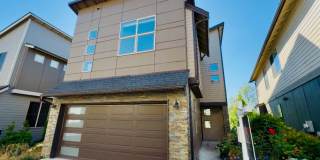 Stunning Home with Great Views Gallery 1