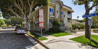 HUGE 2 bed 2 bath in Prime Santa Monica! Gallery 36