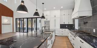 10365 Waters Road Gallery 15
