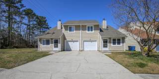 Updated Townhome w/GARAGE in BRANCHWOOD! Gallery 1