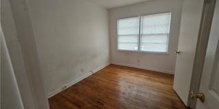 206 Seventh Street Gallery 32