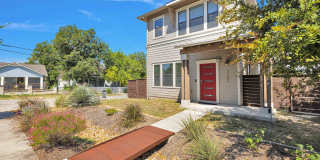 2 Bed / 2.5 Bath Home Available in Dignowity Hill Historic District Gallery 3