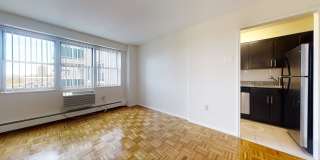 Luxury 2-Bedroom, 1.5-Bathroom Apartment - Pets Welcome! Heat/Hot Water Included Gallery 10