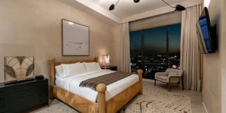 Columbia Square Living Gallery 16