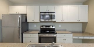 Colonial Apartments Gallery 1