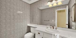 Sunlit 3 Bed Glen Cove Home Gallery 20